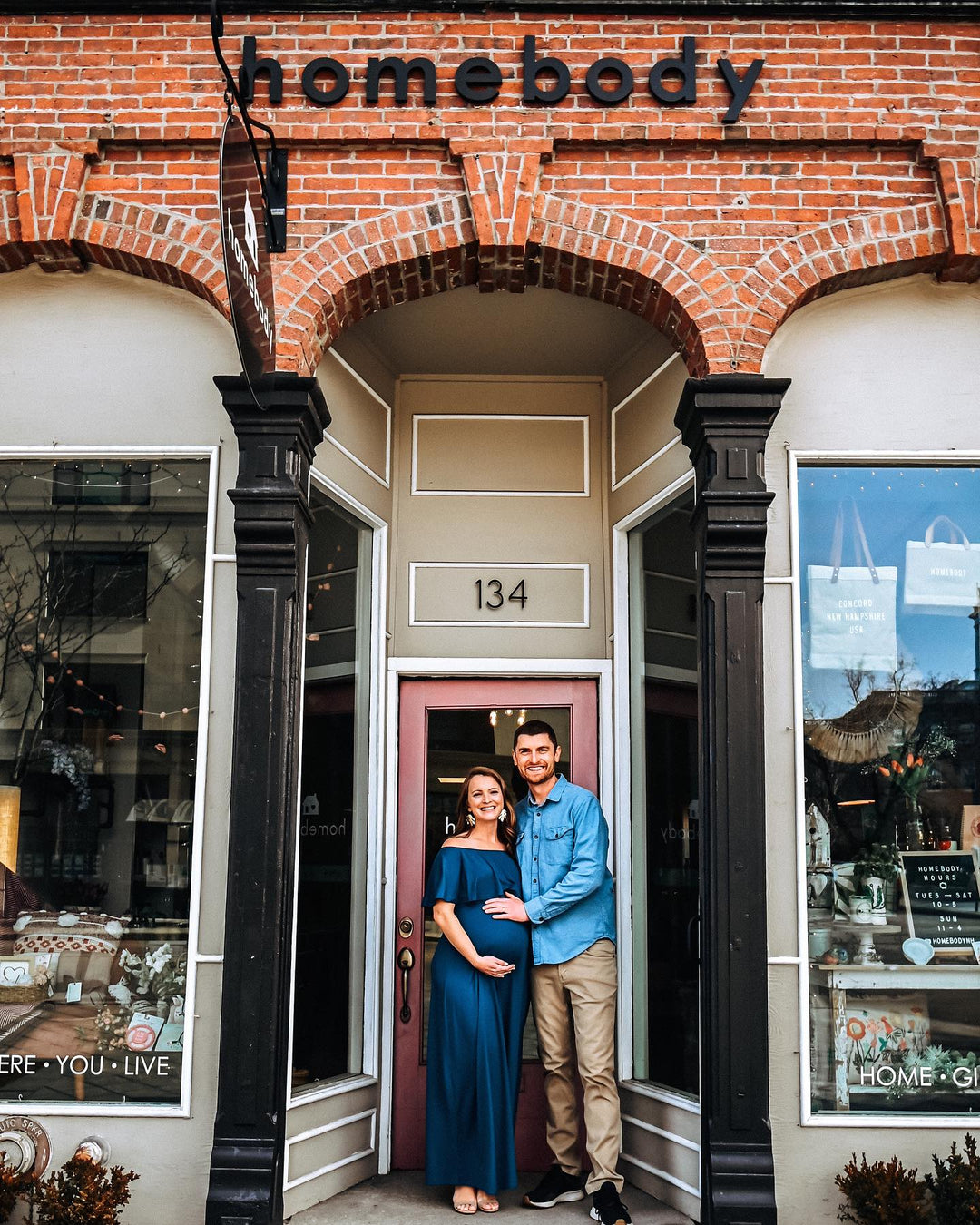 𝒪𝓊𝓇 𝒽𝑜𝓂𝑒-𝑔𝒾𝓇𝓁 𝒾𝓈 𝑜𝓃 𝓉𝒽𝑒 𝓌𝒶𝓎!