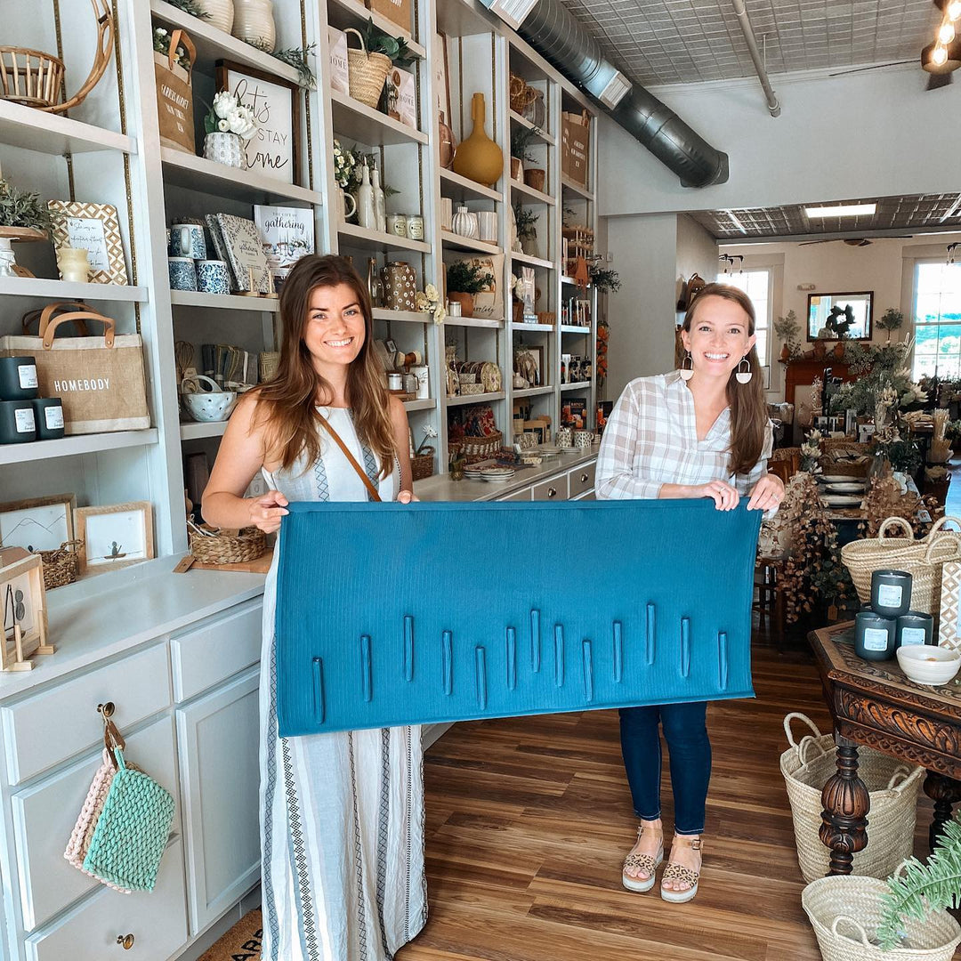 𝕎𝕠𝕞𝕖𝕟 𝕊𝕦𝕡𝕡𝕠𝕣𝕥𝕚𝕟𝕘 𝕎𝕠𝕞𝕖𝕟