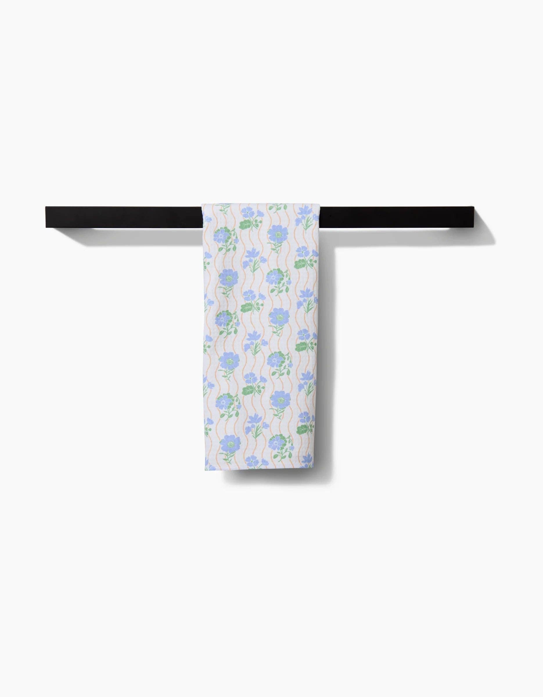 Geometry 'Spring Wave' Luxe Hand Towel