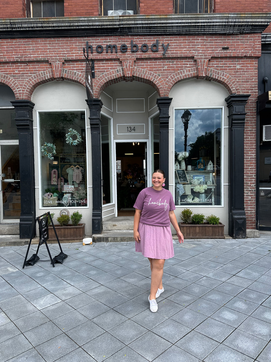 Homebody Storefront T-shirt - Berry