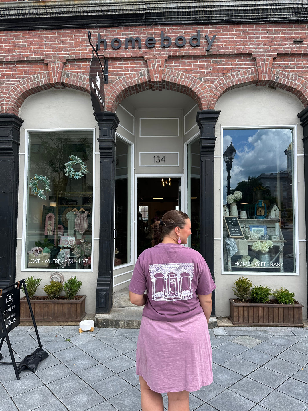 Homebody Storefront T-shirt - Berry