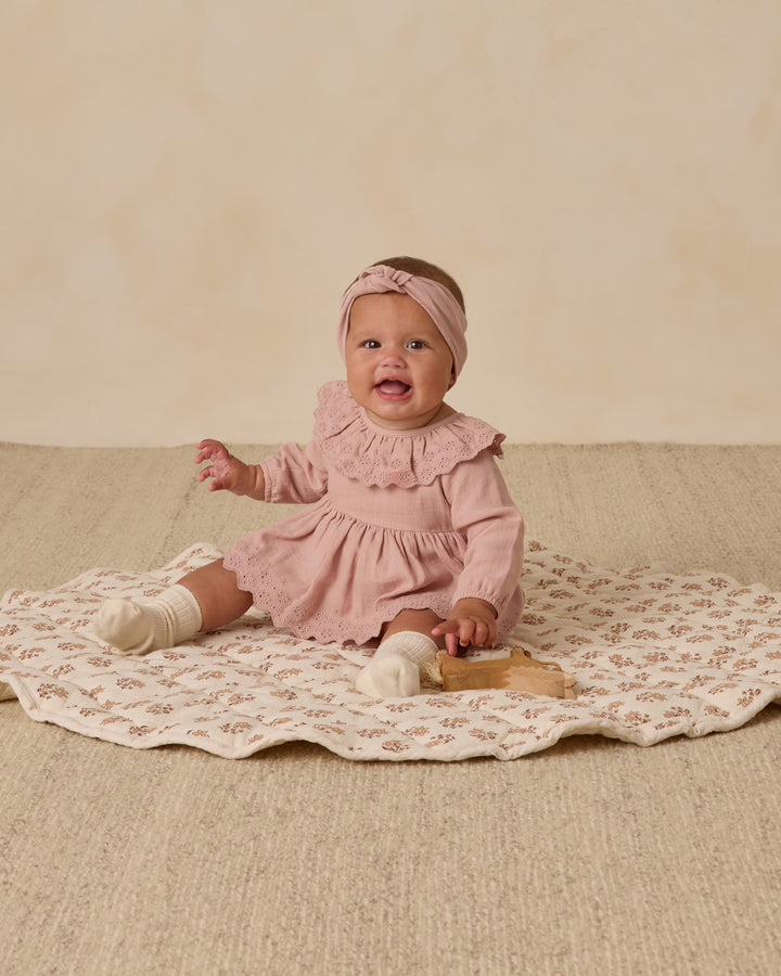 Quincy Mae Thalia Romper || Rose