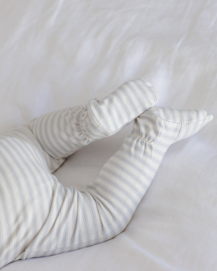 Quincy Mae Zip Long Sleeve Footie Sleeper || Cloud Stripe