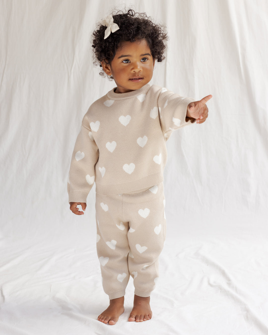 Quincy Mae Heart Knit Sweater || Oat