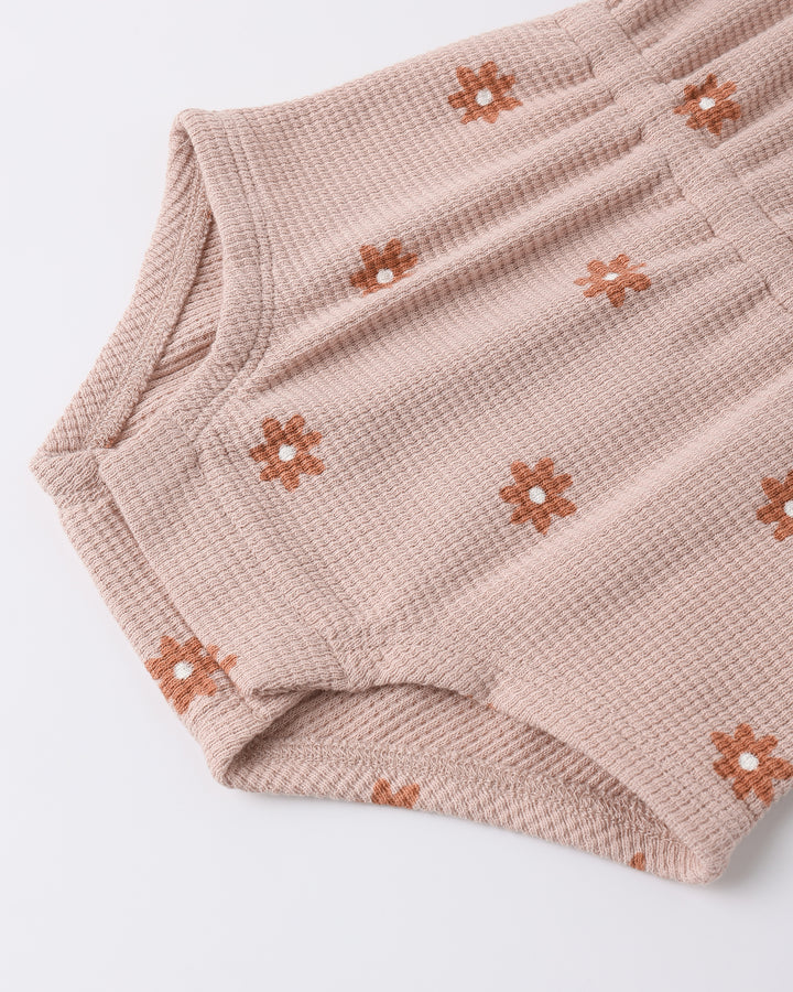 Quincy Mae Waffle Cinch Romper || Pink Daisy