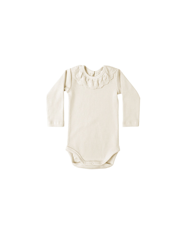 Quincy Mae Ruffle Collar Bodysuit || Natural