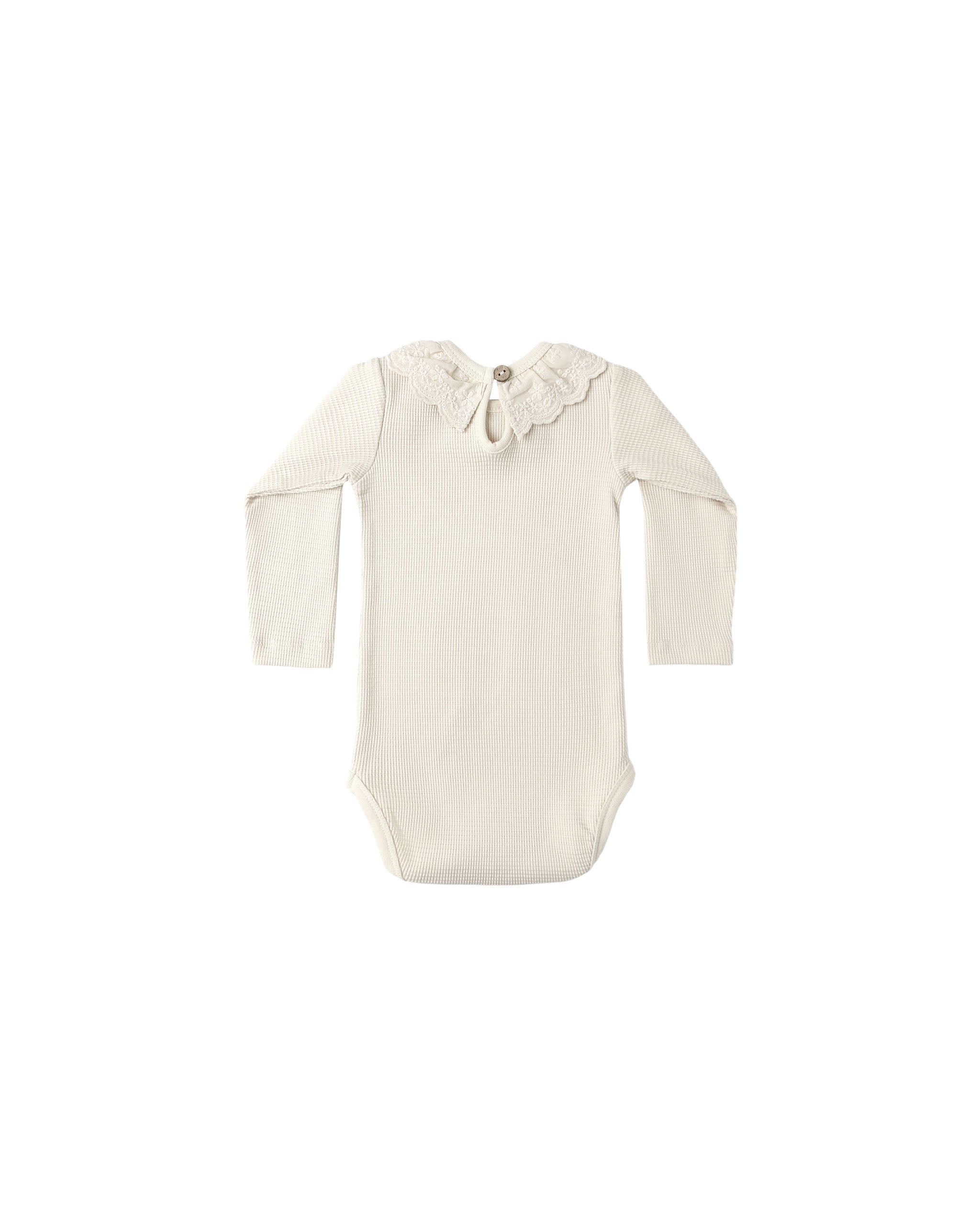 Quincy Mae Ruffle Collar Bodysuit || Natural