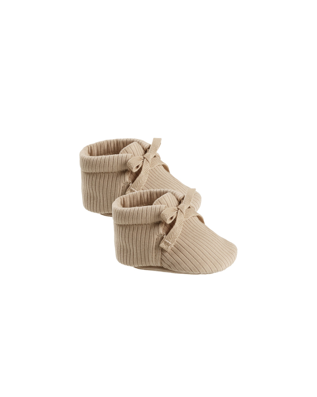 Quincy Mae Baby Booties || Latte