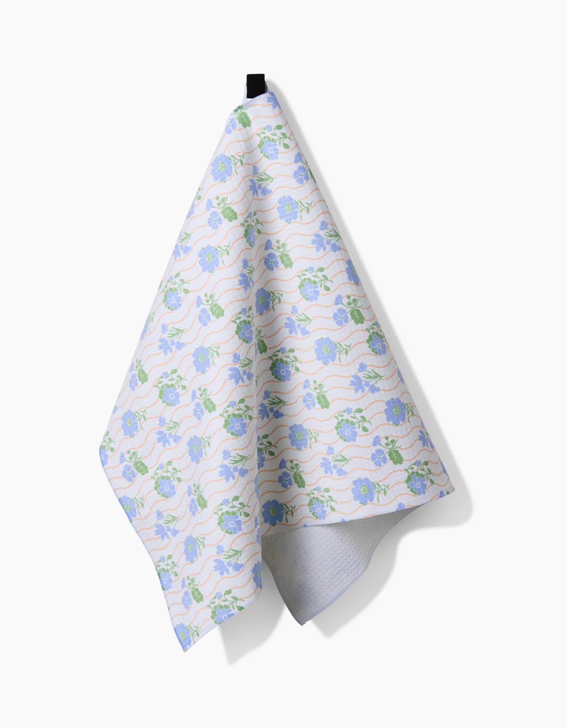 Geometry 'Spring Wave' Luxe Hand Towel